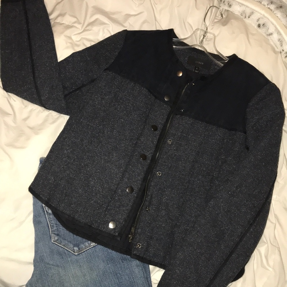j. crew - size 2 (Small) navy blue quilted jacket.